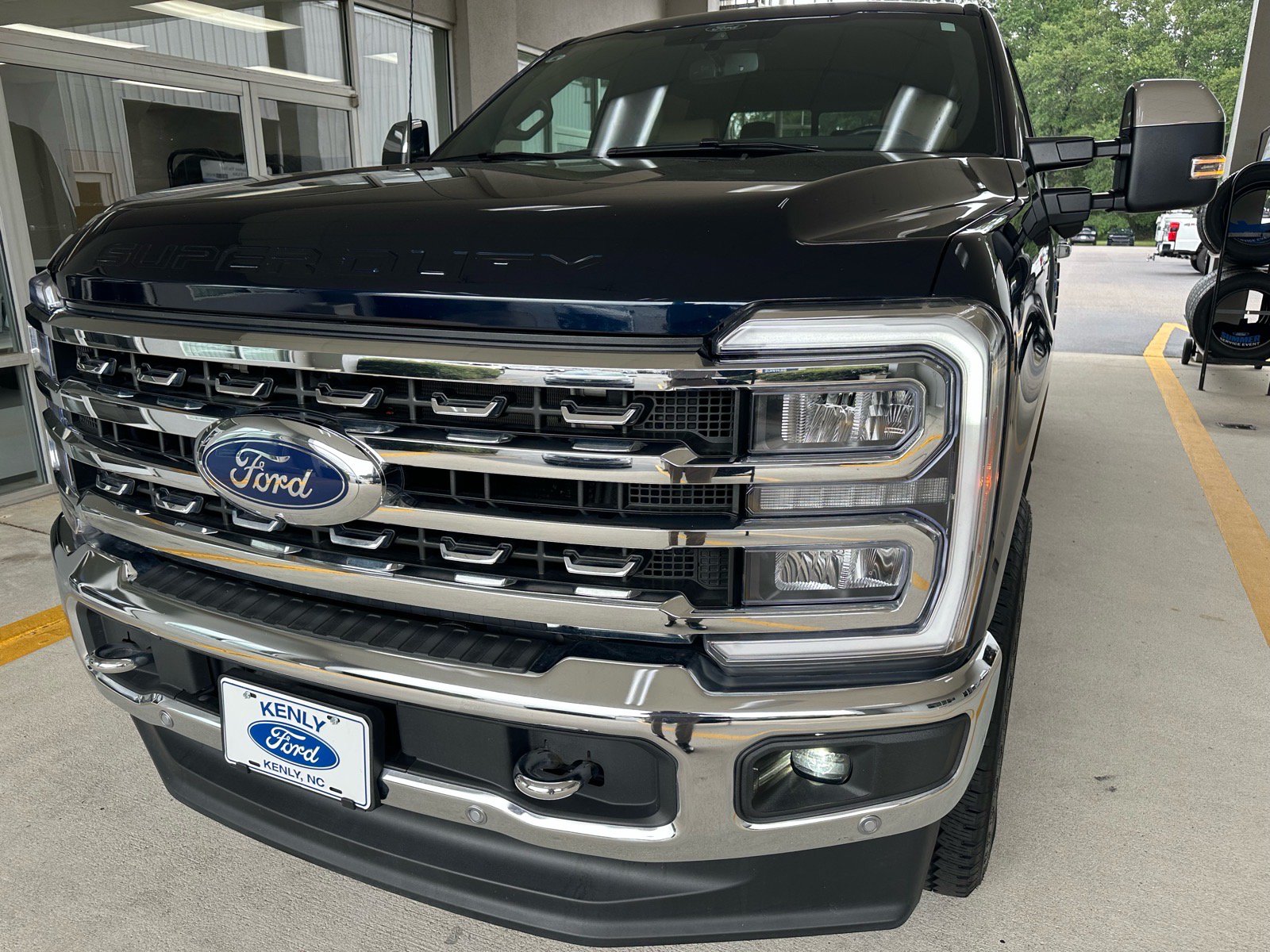 Certified 2024 Ford F250 Lariat w/ Lariat Ultimate Package AWD/4WD image 2