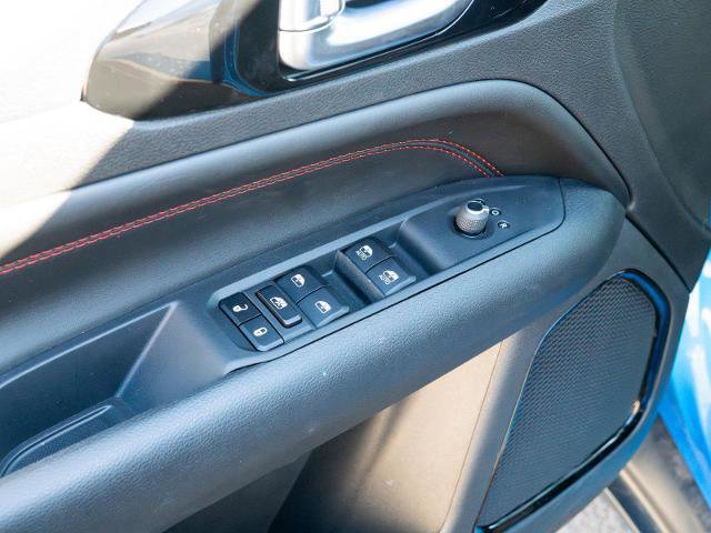 Used 2025 Jeep Compass Trailhawk image 12