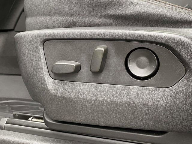 Used 2023 Chevrolet Suburban High Country image 22