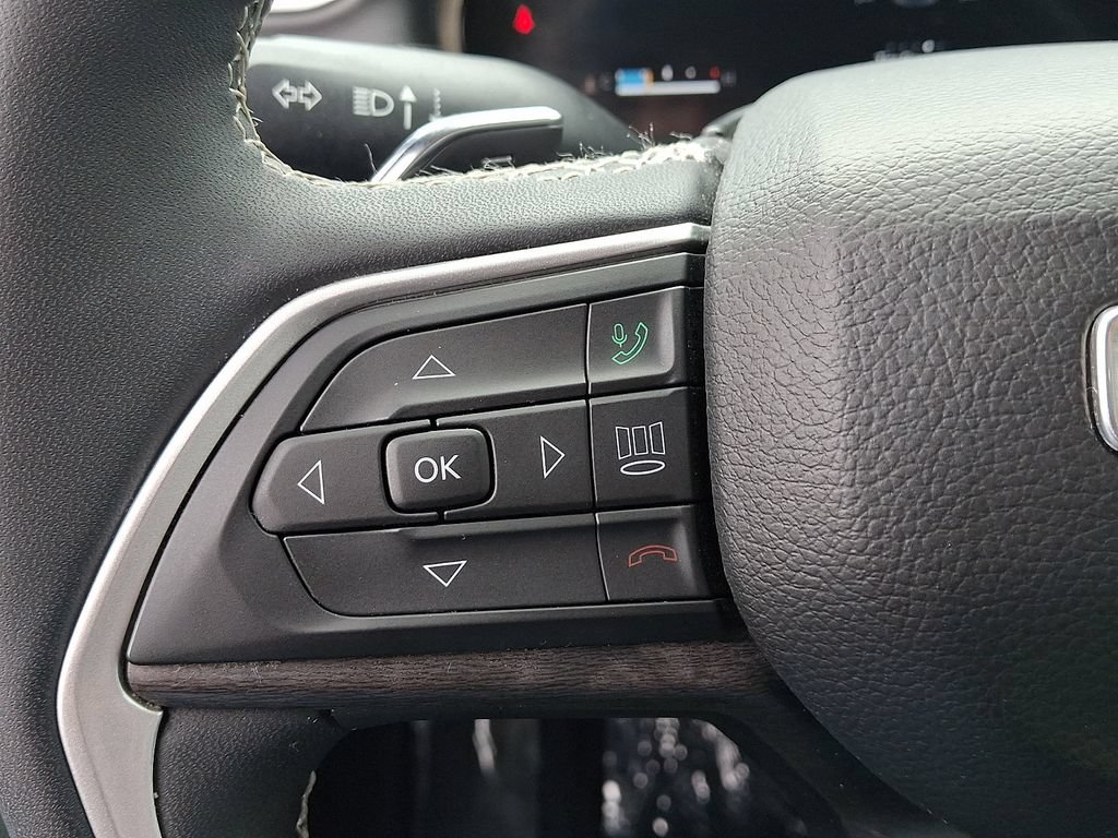 Used 2023 Jeep Grand Cherokee Limited AWD/4WD image 22