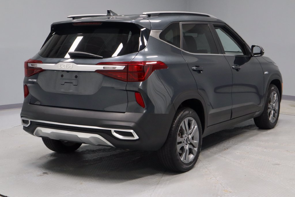 Used 2023 Kia Seltos S w/ Navigation Package AWD/4WD image 11