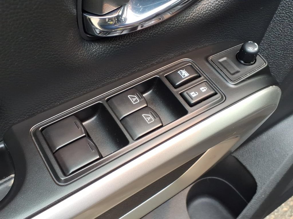 Used 2023 Nissan Titan SV w/ SV Convenience Package AWD/4WD image 21