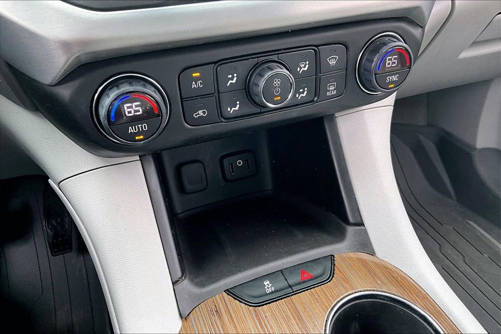 Used 2017 GMC Acadia SLE w/ LPO, Floor Liner Package image 33