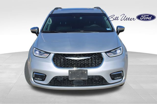 Used 2023 Chrysler Pacifica Limited image 8