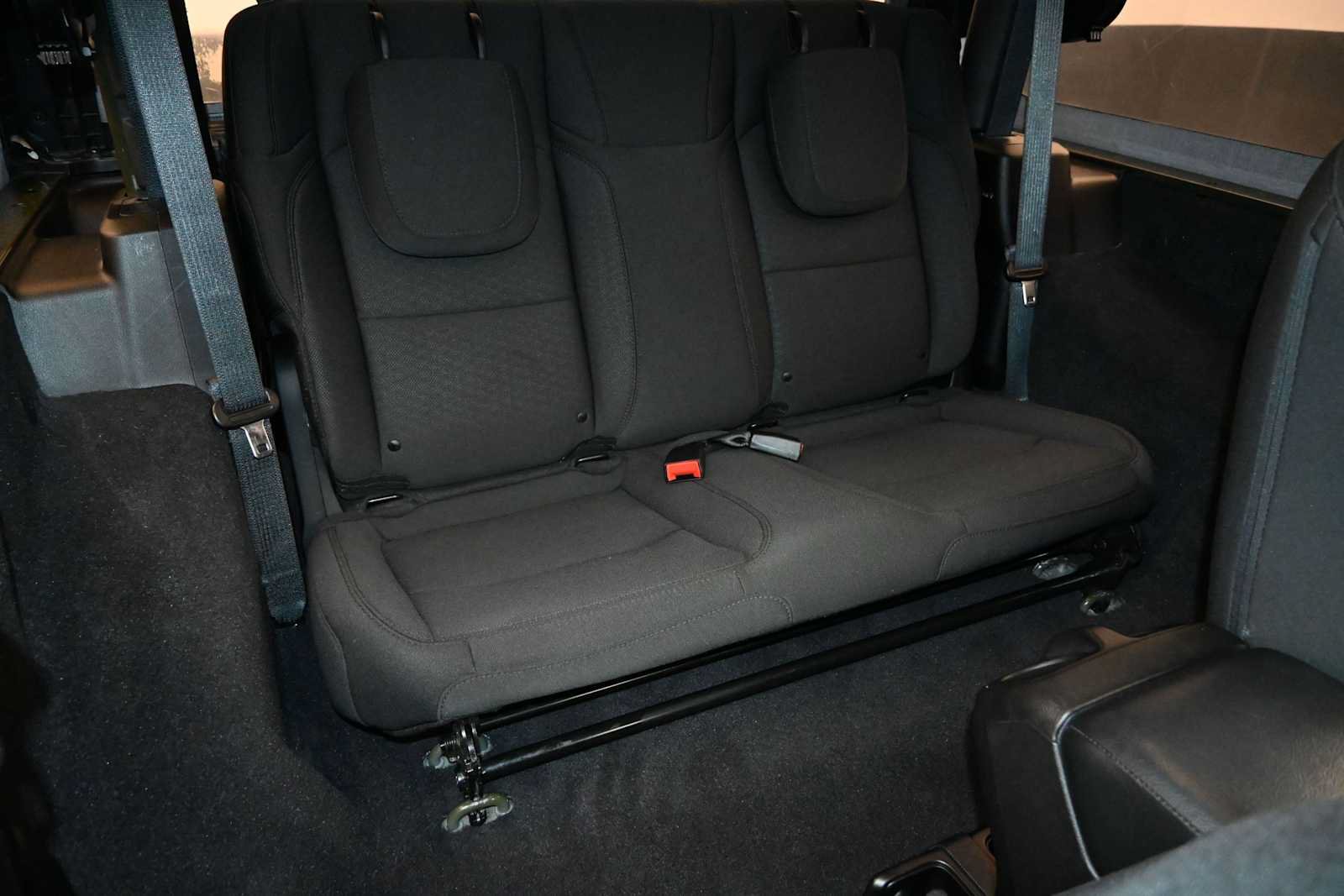 Used 2020 Jeep Wrangler Sport AWD/4WD image 15