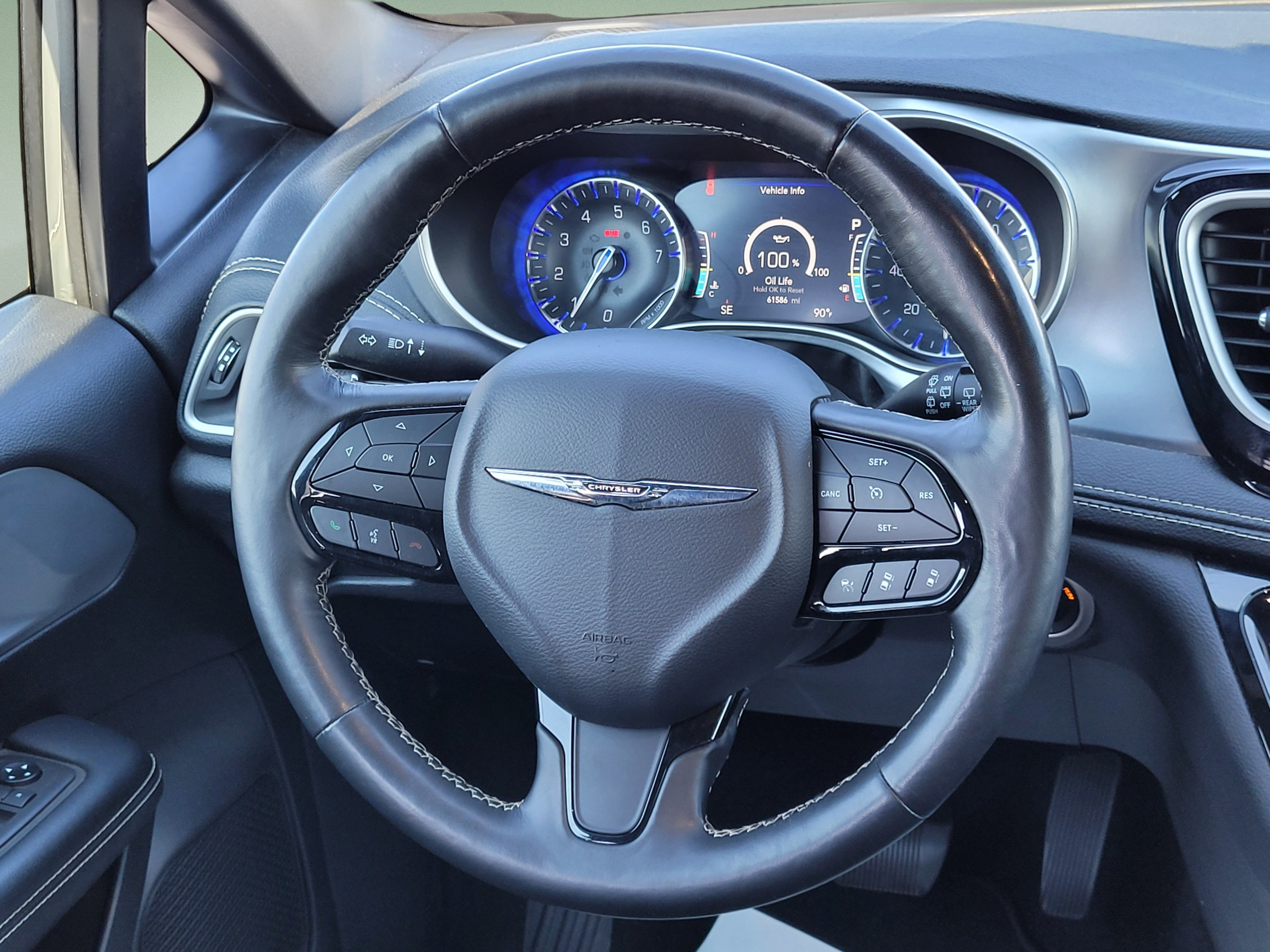 Used 2021 Chrysler Pacifica Touring w/ S Appearance Package FWD image 12