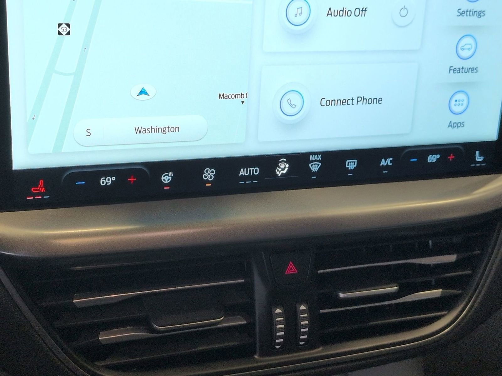 Certified 2025 Ford Escape SE image 30