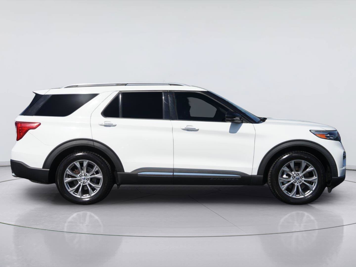 Certified 2021 Ford Explorer Limited w/ Equipment Group 301A RWD image 5