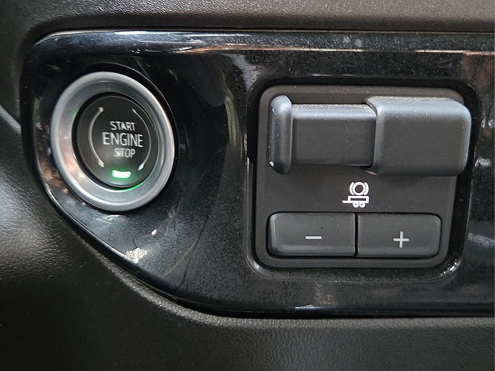 Used 2024 Chevrolet Silverado 2500 High Country w/ High Country Premium Package AWD/4WD image 17