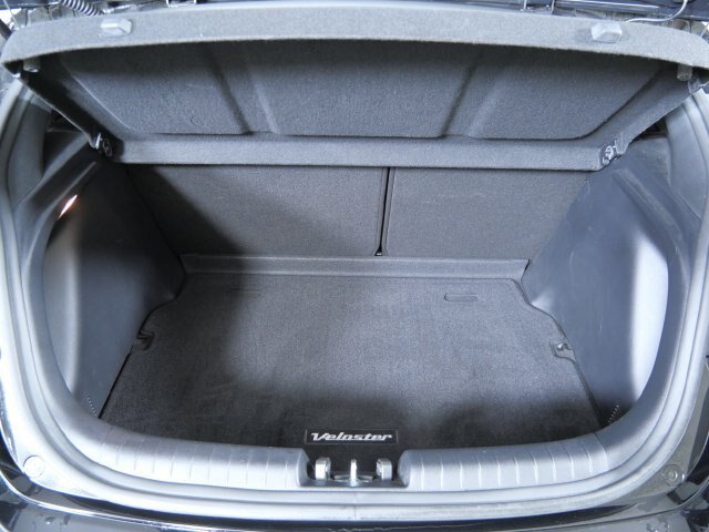 Used 2020 Hyundai Veloster 2.0 FWD image 6