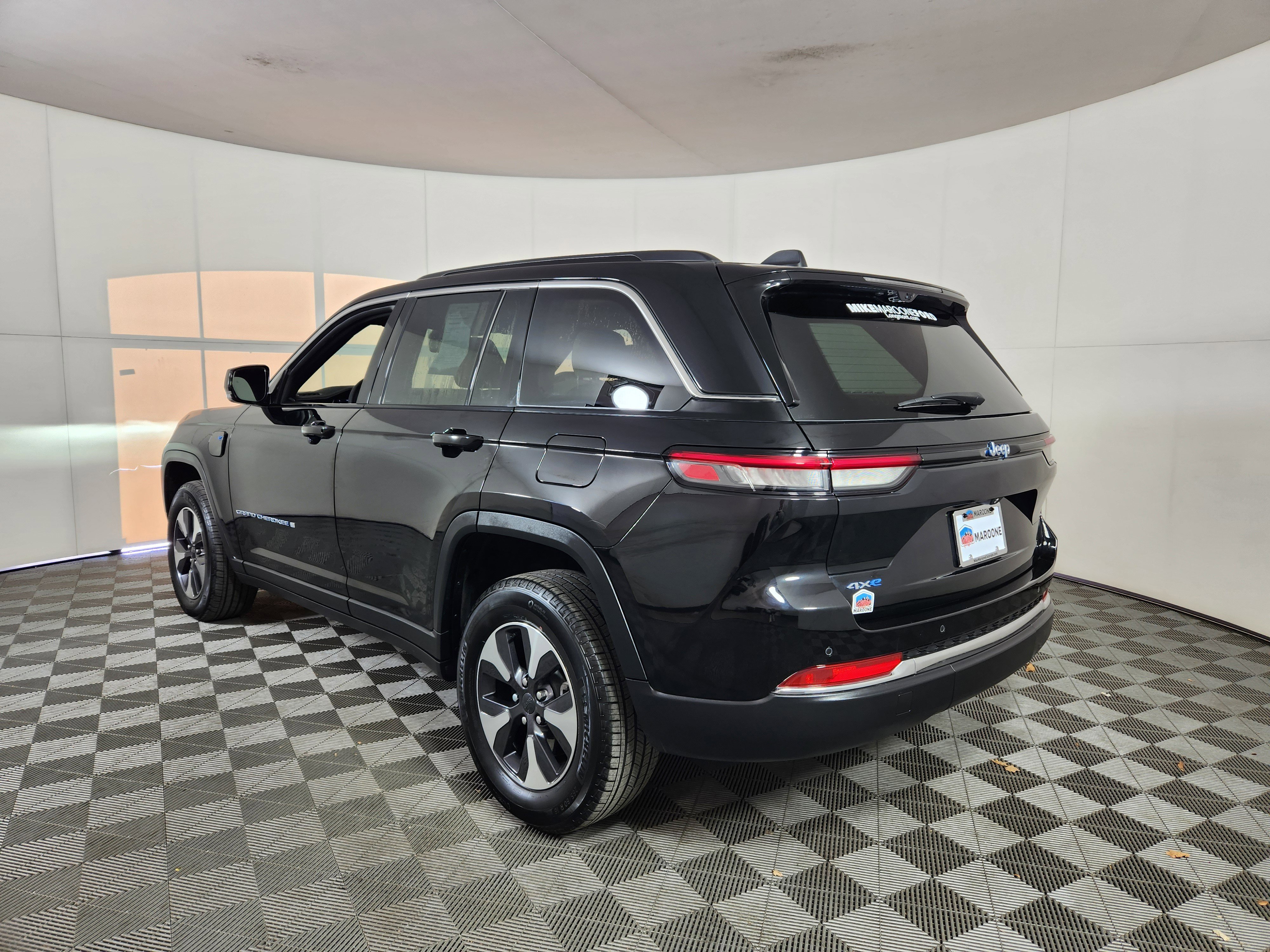 Used 2024 Jeep Grand Cherokee Limited 4xe w/ Luxury Tech Group II image 5