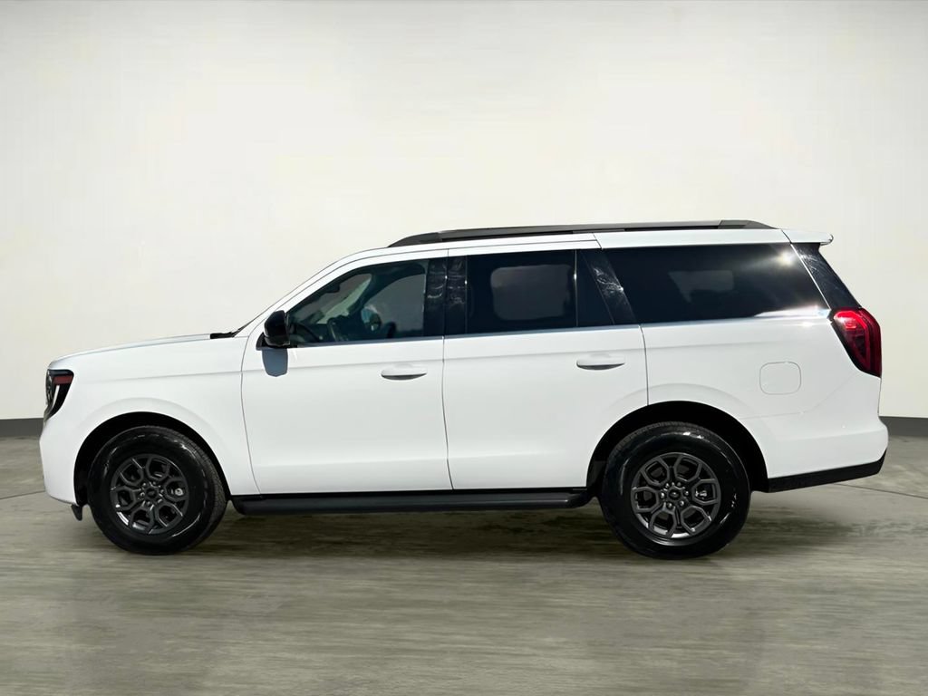 Certified 2025 Ford Expedition Active AWD/4WD image 3