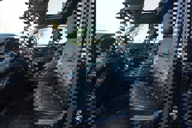 Used 2021 GMC Acadia SLT w/ Preferred Package image 13