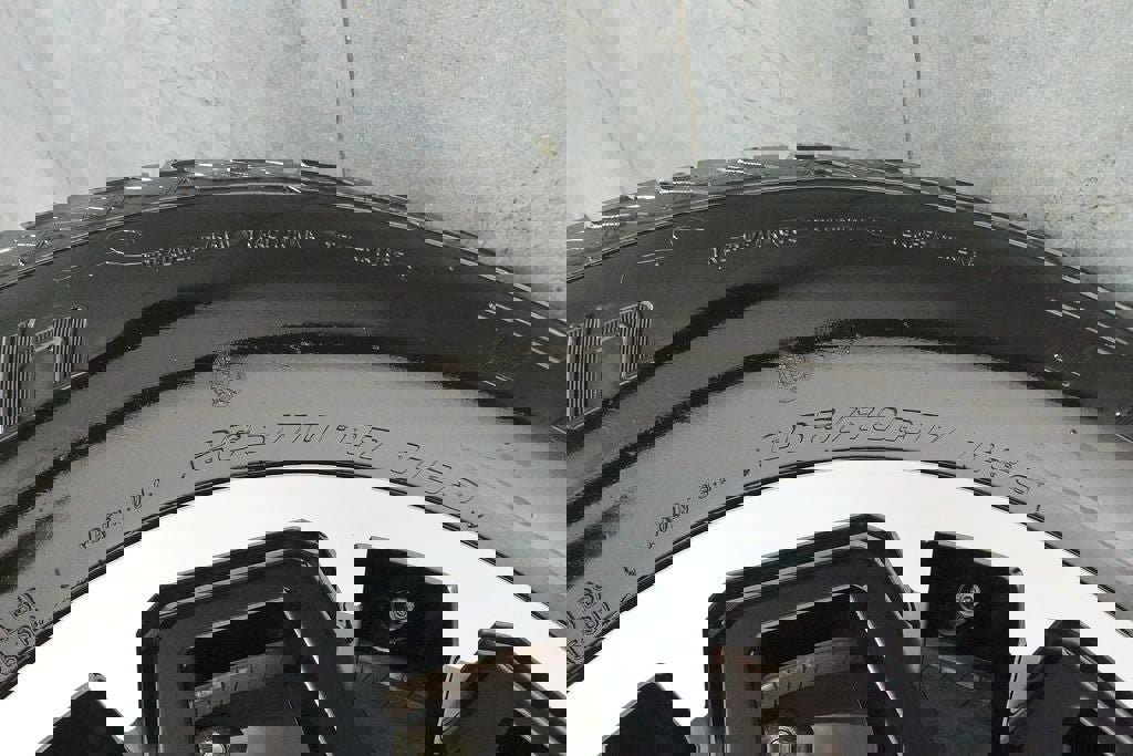 Used 2025 Toyota Tacoma TRD Off-Road image 33