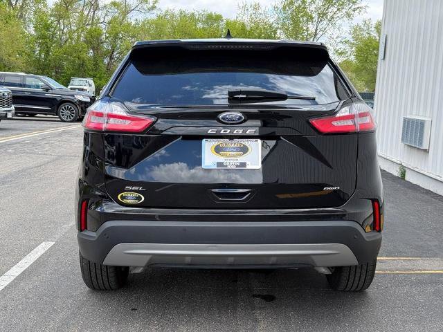 Certified 2024 Ford Edge SEL w/ Convenience Package AWD/4WD image 4