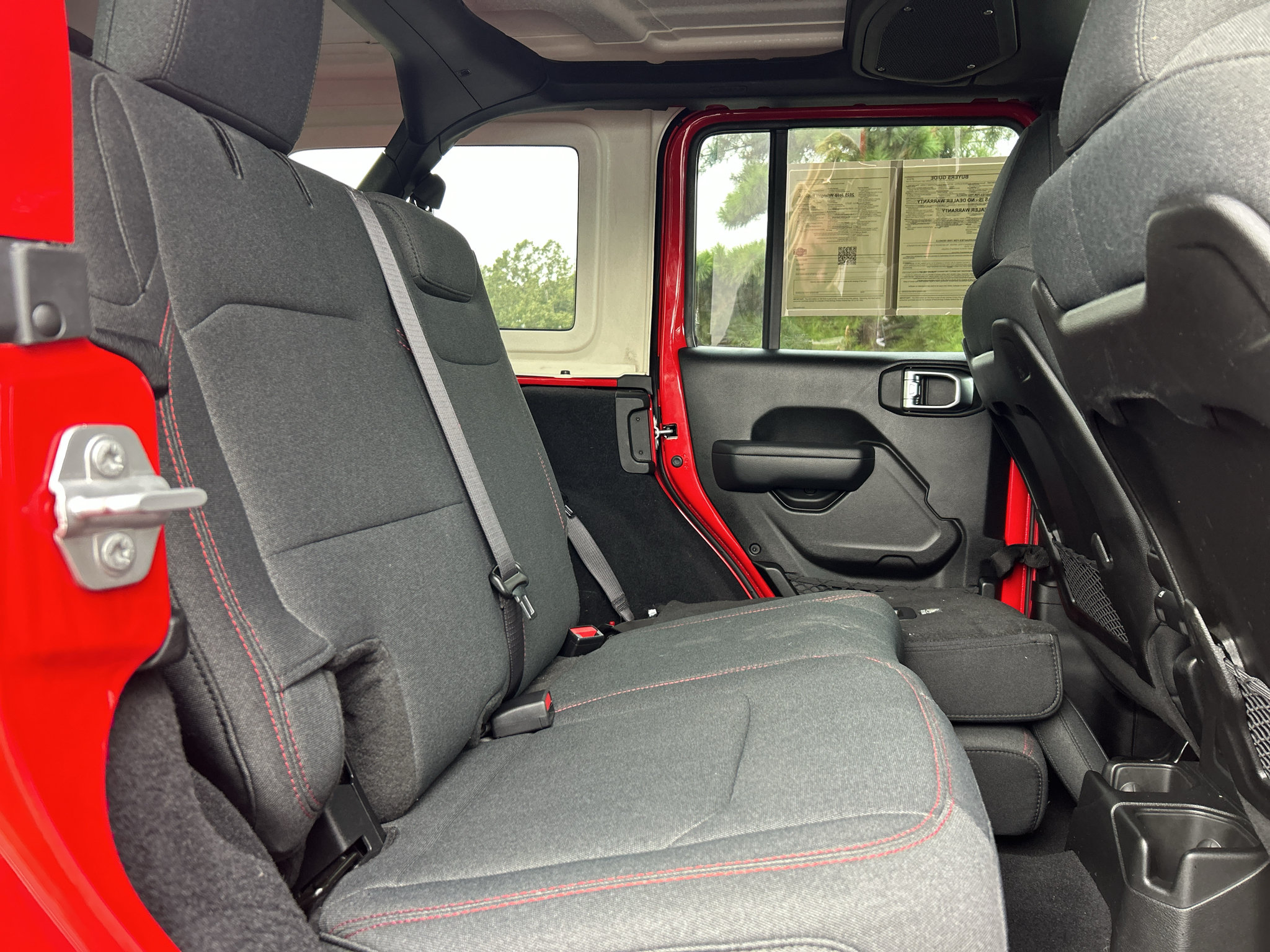 Used 2025 Jeep Wrangler Unlimited Rubicon AWD/4WD image 11