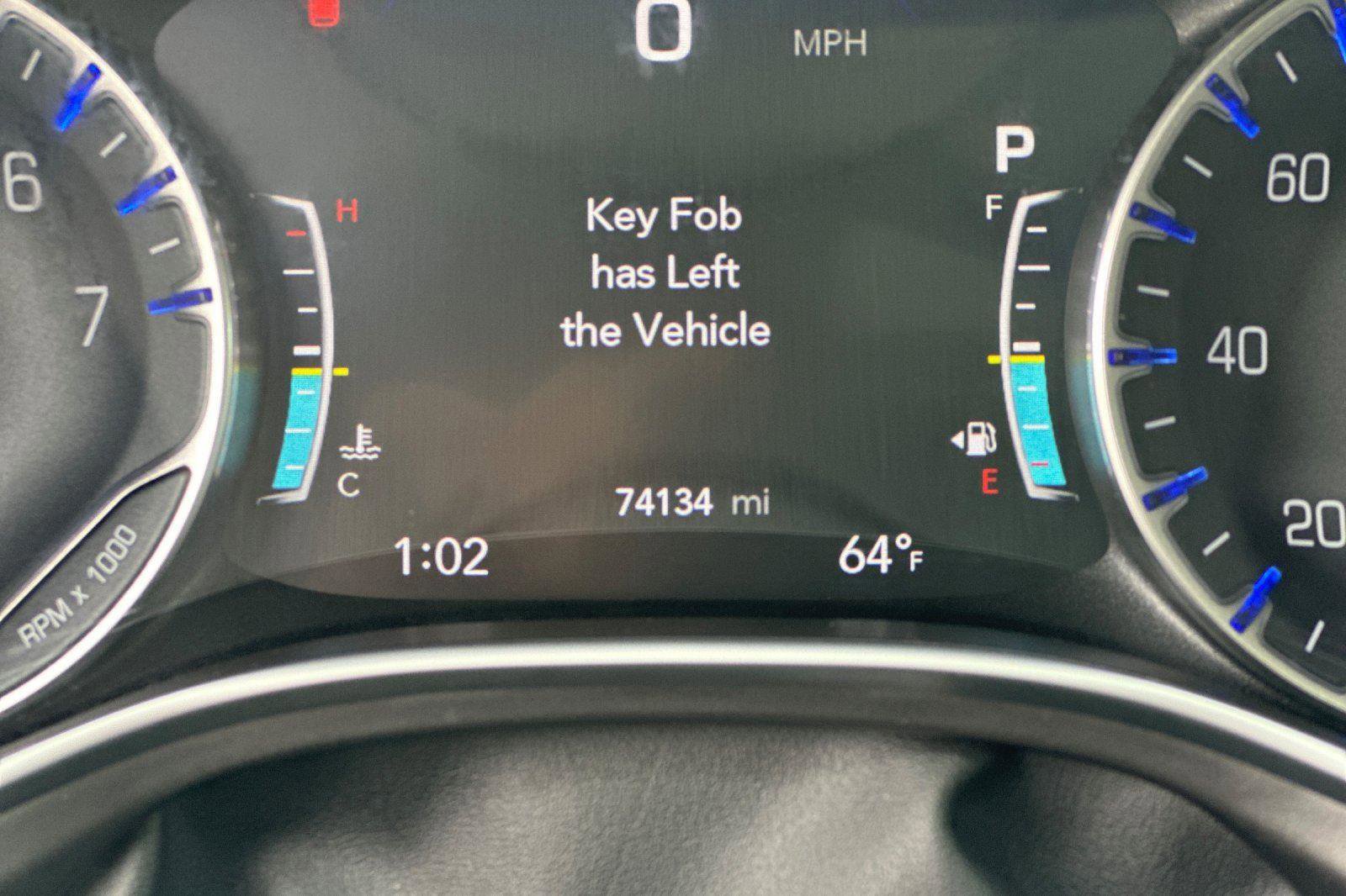 Used 2017 Chrysler Pacifica Limited image 33