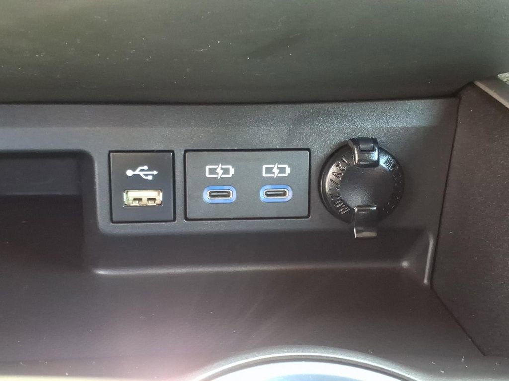 Used 2022 Toyota Highlander L AWD/4WD image 22