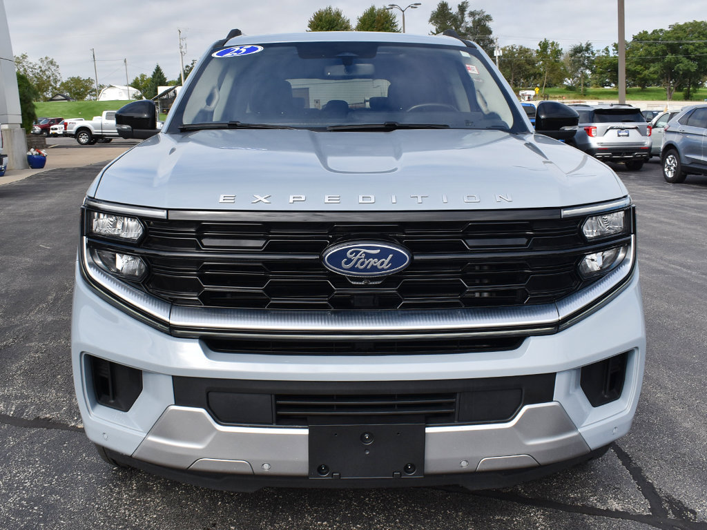 Certified 2025 Ford Expedition Max Platinum w/ Driver's Package AWD/4WD image 31