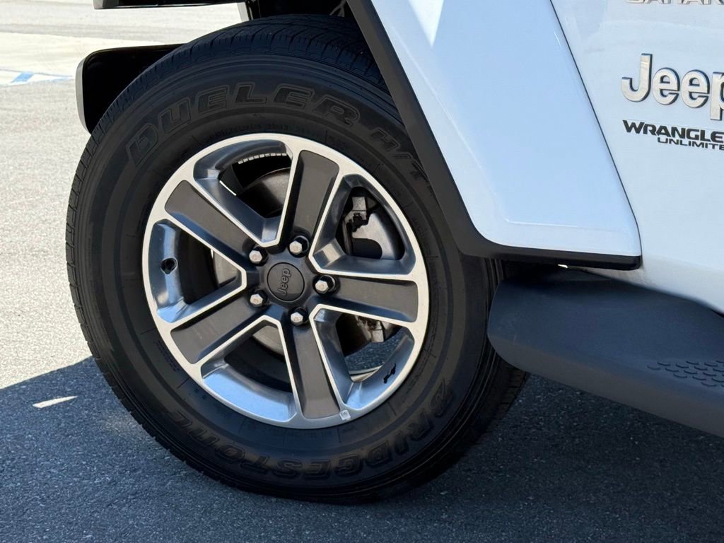 Used 2022 Jeep Wrangler Unlimited Sahara AWD/4WD image 19