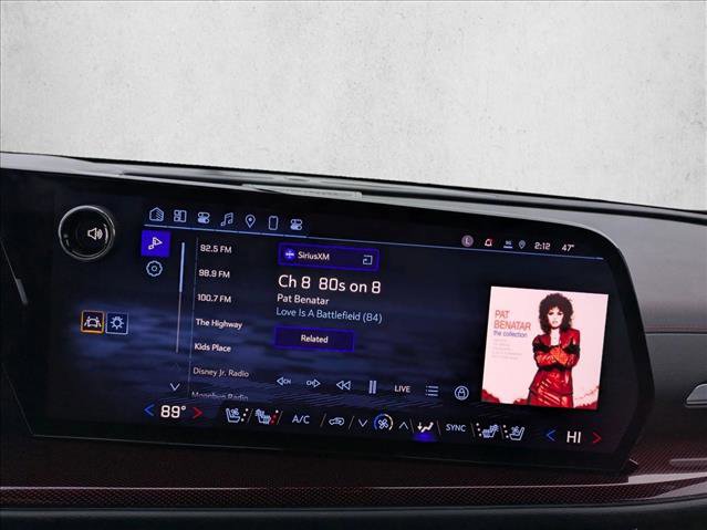 Used 2025 Chevrolet Traverse RS image 13