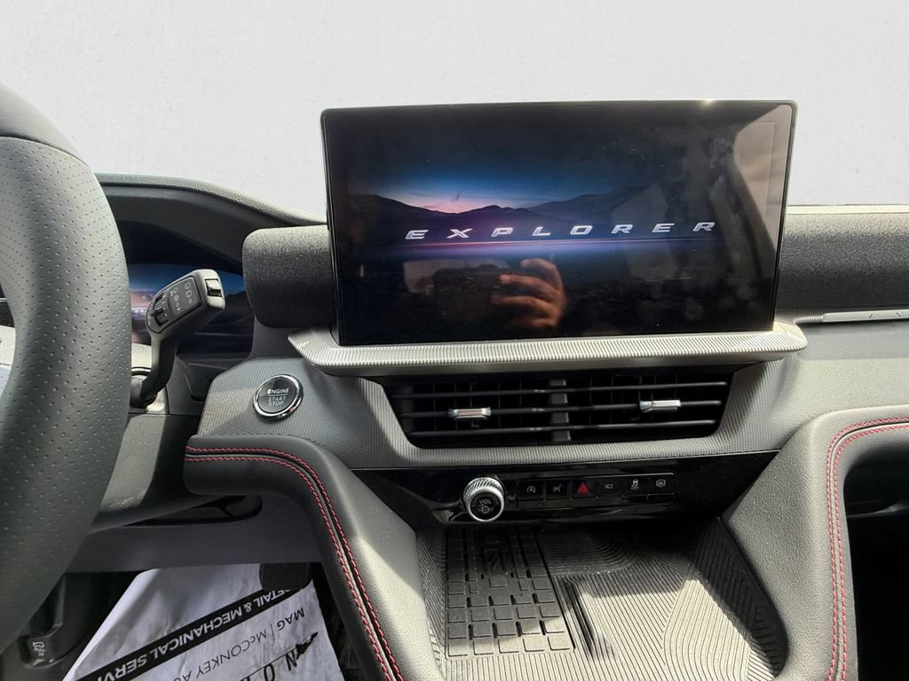 Certified 2025 Ford Explorer ST AWD/4WD image 8
