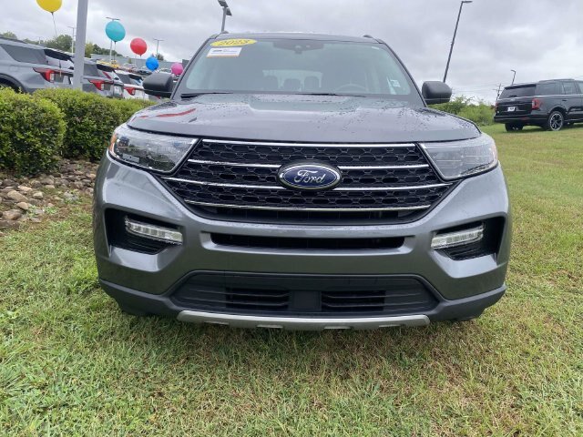 Certified 2023 Ford Explorer XLT w/ Equipment Group 202A AWD/4WD image 2
