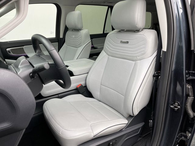 Certified 2025 Ford Expedition Platinum w/ Platinum Ultimate Package AWD/4WD image 12