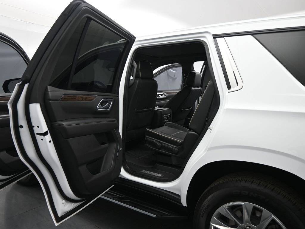 Used 2021 Chevrolet Tahoe Premier w/ Premium Package image 19