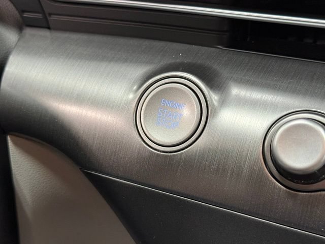 Used 2024 Hyundai Kona SEL AWD/4WD image 17