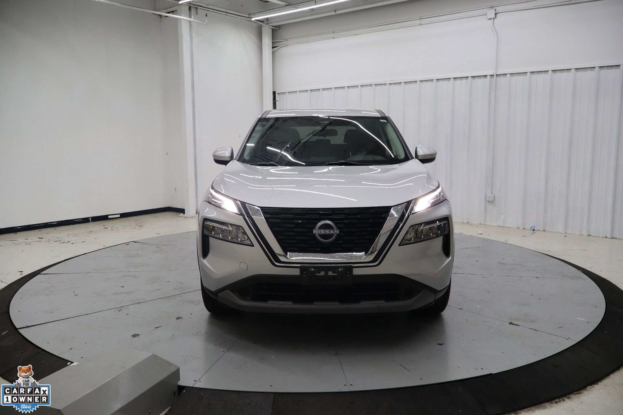 Used 2023 Nissan Rogue SV image 8