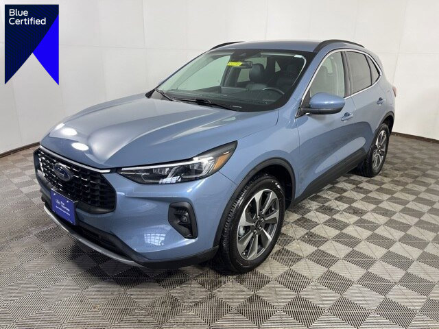 Certified 2025 Ford Escape Platinum image 1