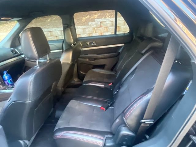 Certified 2018 Ford Explorer XLT w/ Equipment Group 202A FWD image 9