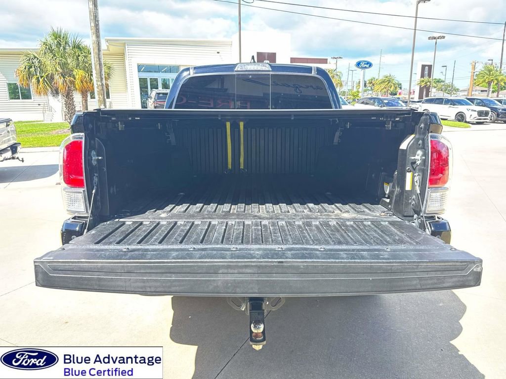 Used 2021 Toyota Tacoma TRD Off-Road w/ Technology Package AWD/4WD image 10