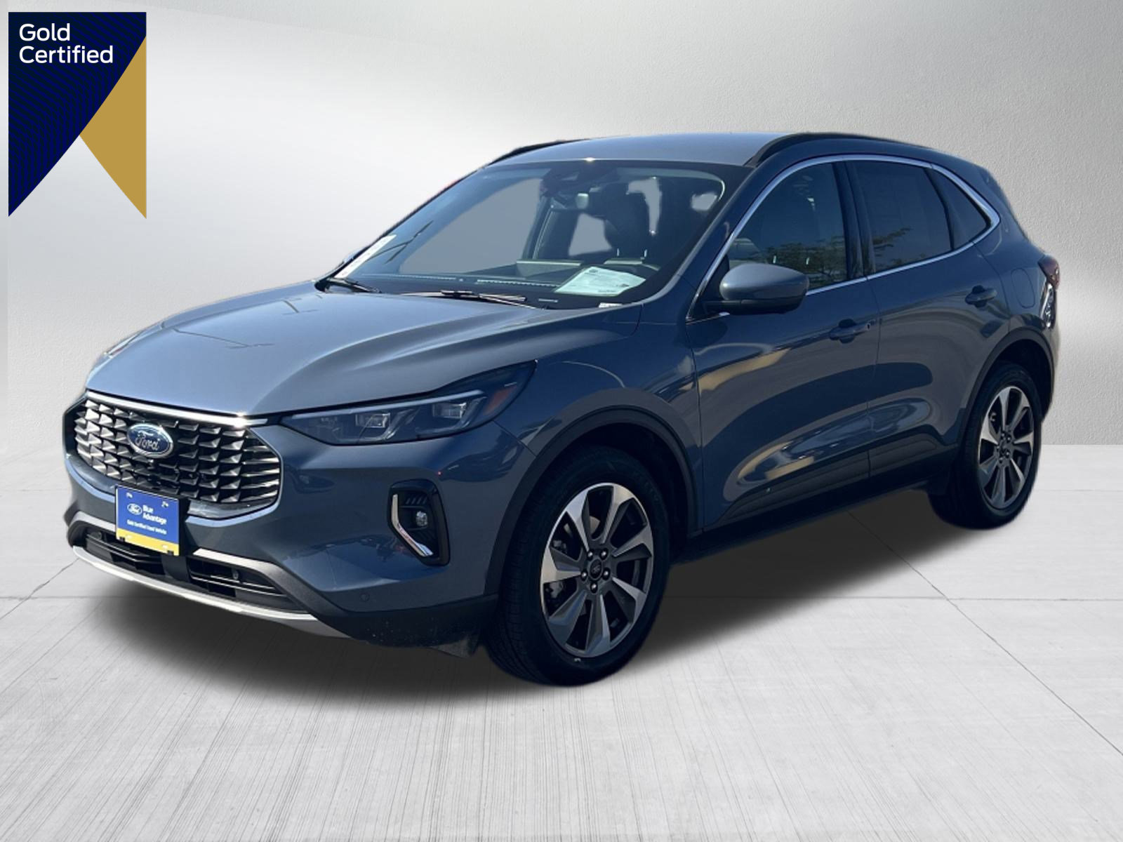 Certified 2023 Ford Escape Platinum w/ Class II Trailer Tow Package image 1