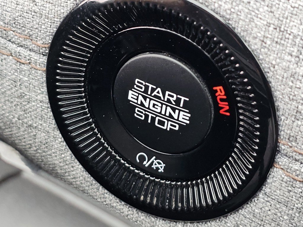 Used 2023 Jeep Compass Latitude image 30