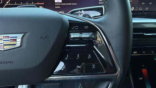 Used 2025 Cadillac Escalade ESV Sport w/ Touring Package AWD/4WD image 14