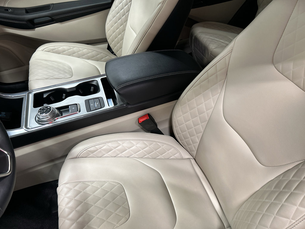 Certified 2024 Ford Edge Titanium AWD/4WD image 20