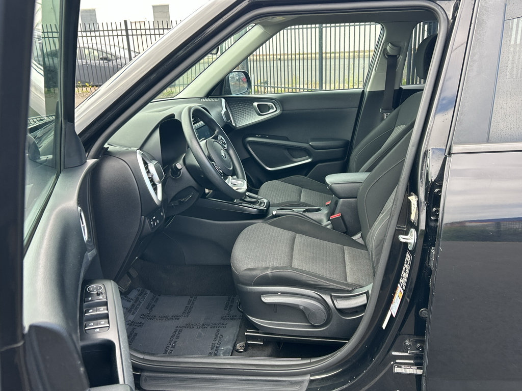 Used 2020 Kia Soul S FWD image 13
