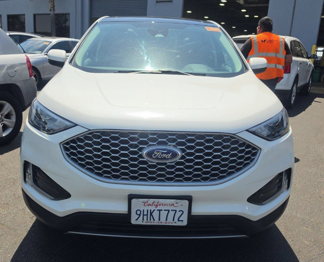 Certified 2023 Ford Edge SEL w/ Convenience Package AWD/4WD image 2