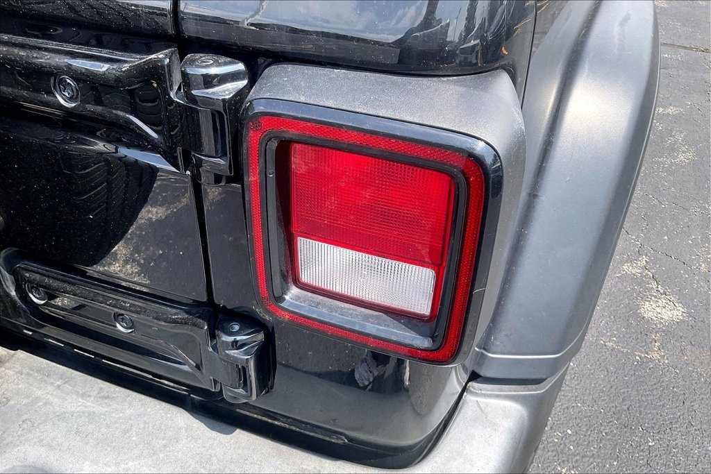 Used 2024 Jeep Wrangler Unlimited Sport AWD/4WD image 29
