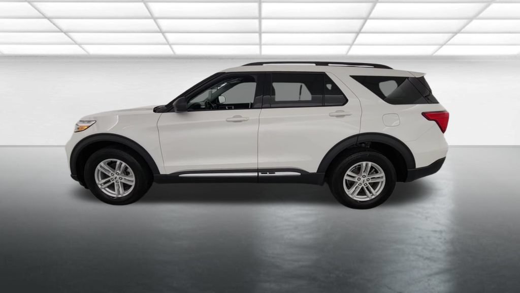 Certified 2024 Ford Explorer XLT w/ Equipment Group 202A AWD/4WD image 5