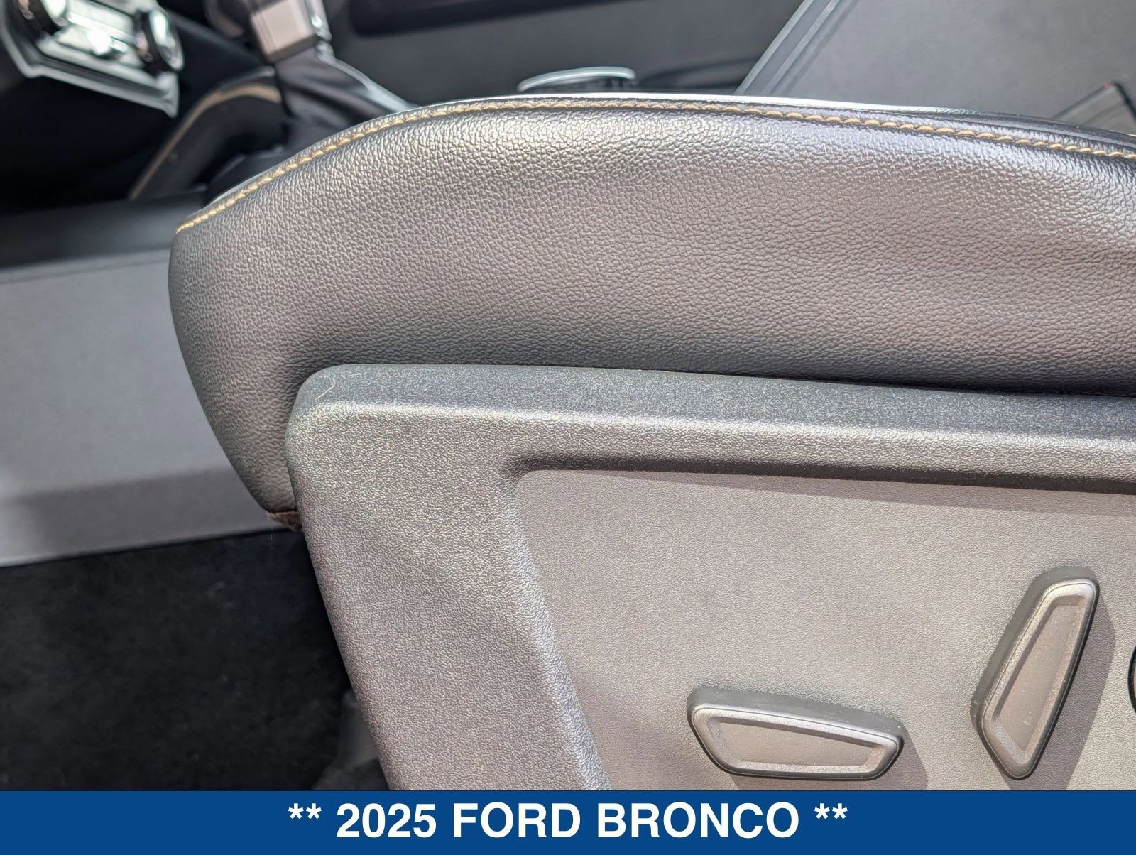 Certified 2025 Ford Bronco Badlands image 21