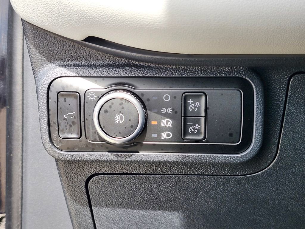 Certified 2025 Ford Explorer Platinum w/ LUX Leather Package image 26