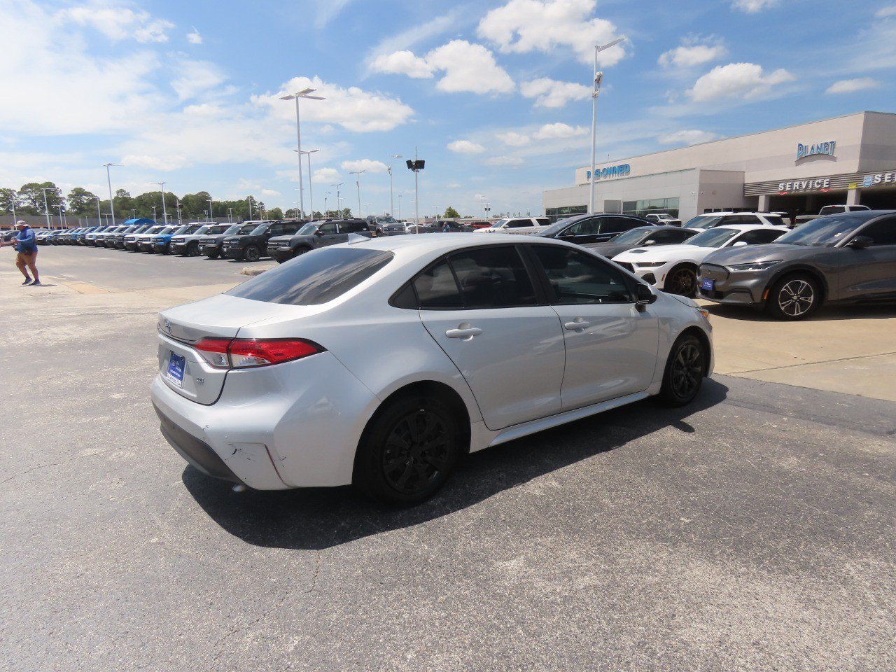 Used 2024 Toyota Corolla LE FWD image 9