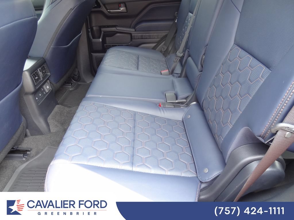 Used 2026 Toyota 4Runner Platinum AWD/4WD image 9
