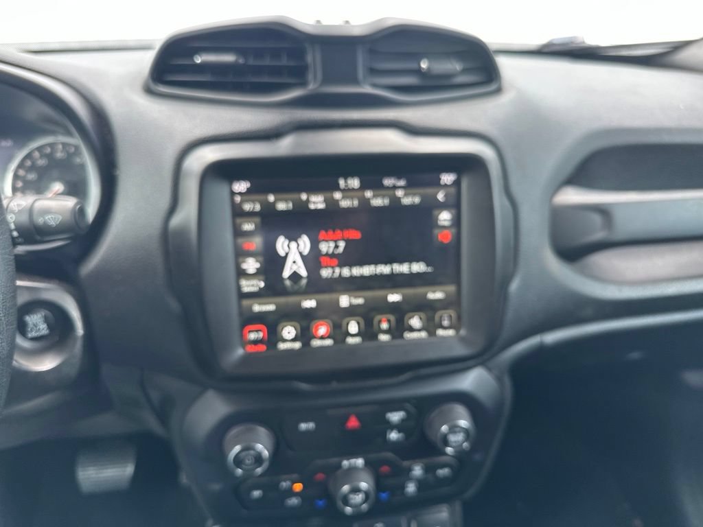 Used 2022 Jeep Renegade Latitude AWD/4WD image 38