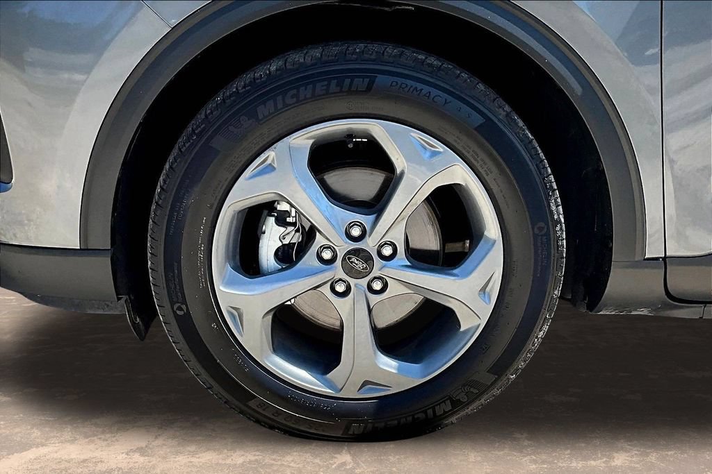 Certified 2025 Ford Escape ST-Line FWD image 34