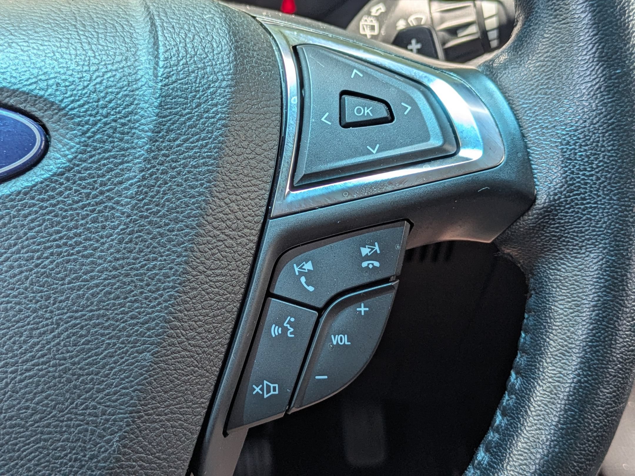 Certified 2018 Ford Edge SEL w/ Equipment Group 201A AWD/4WD image 16