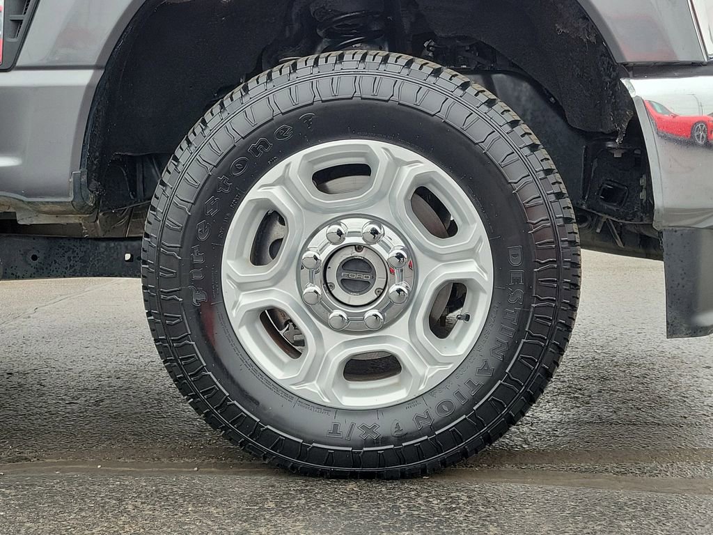 Certified 2025 Ford F250 XLT image 9